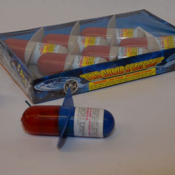 Spinners – Two Color Space Ship (1)